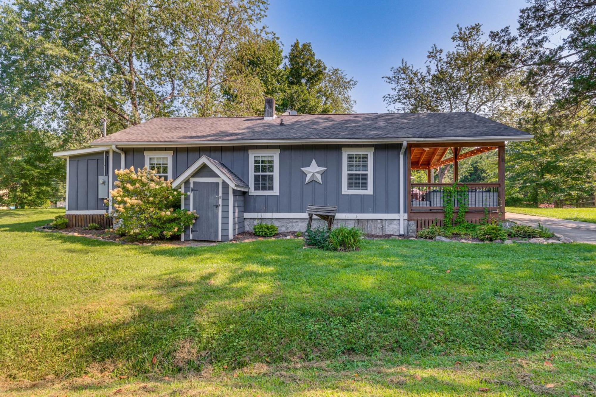 Cozy Cottage With Hot Tub Less Than 4 Mi To Black Mountain! Swannanoa エクステリア 写真